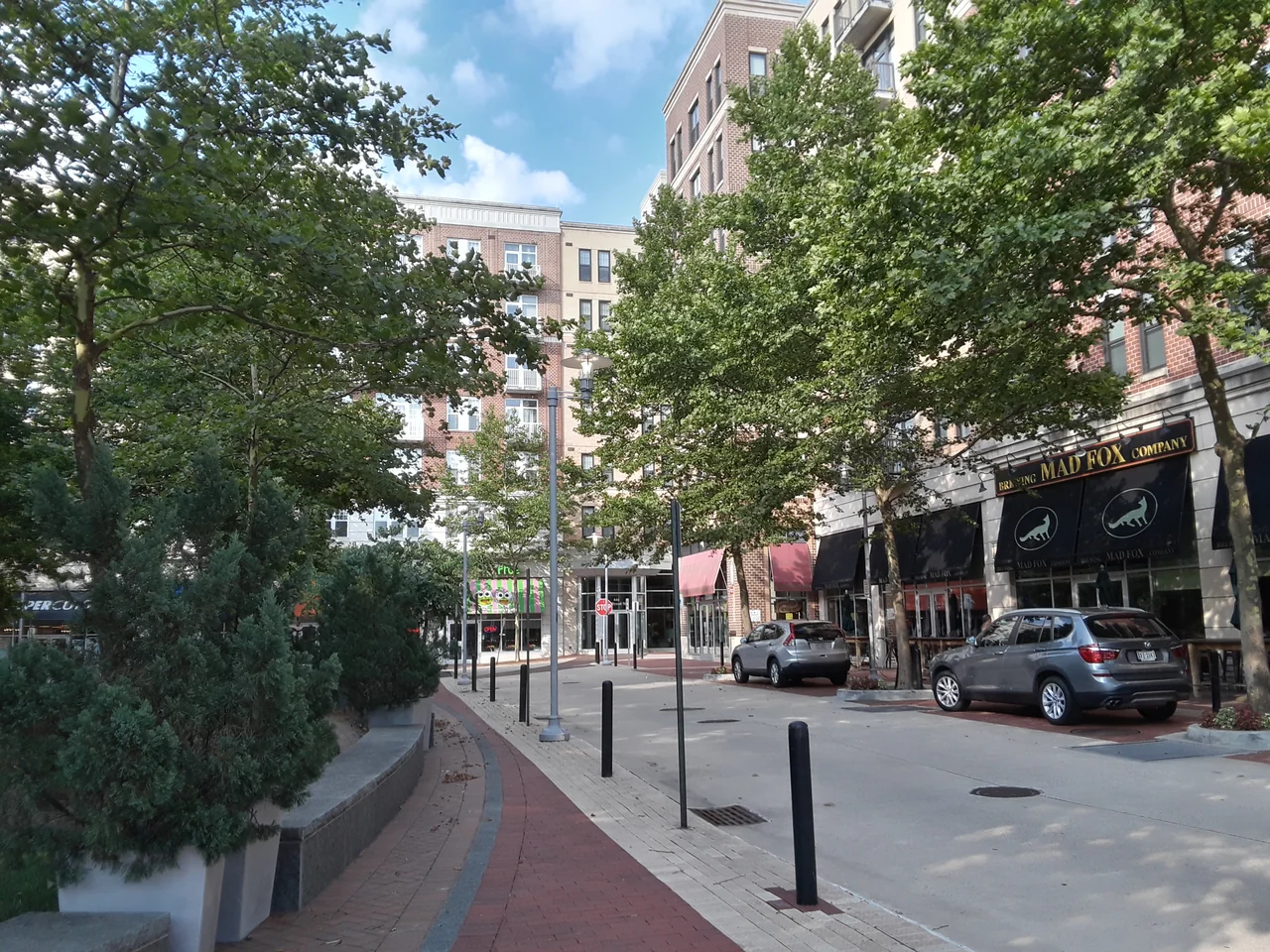 A street scene in Falls Church.